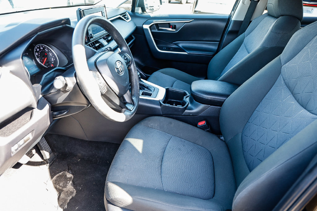 Used 2022 Toyota RAV4 XLE AWD/4WD image 37