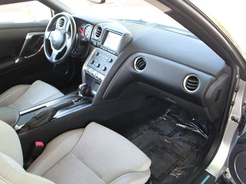 Used 2009 Nissan GT-R Premium AWD/4WD image 13