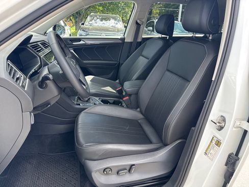 Certified 2024 Volkswagen Tiguan SE AWD/4WD image 10