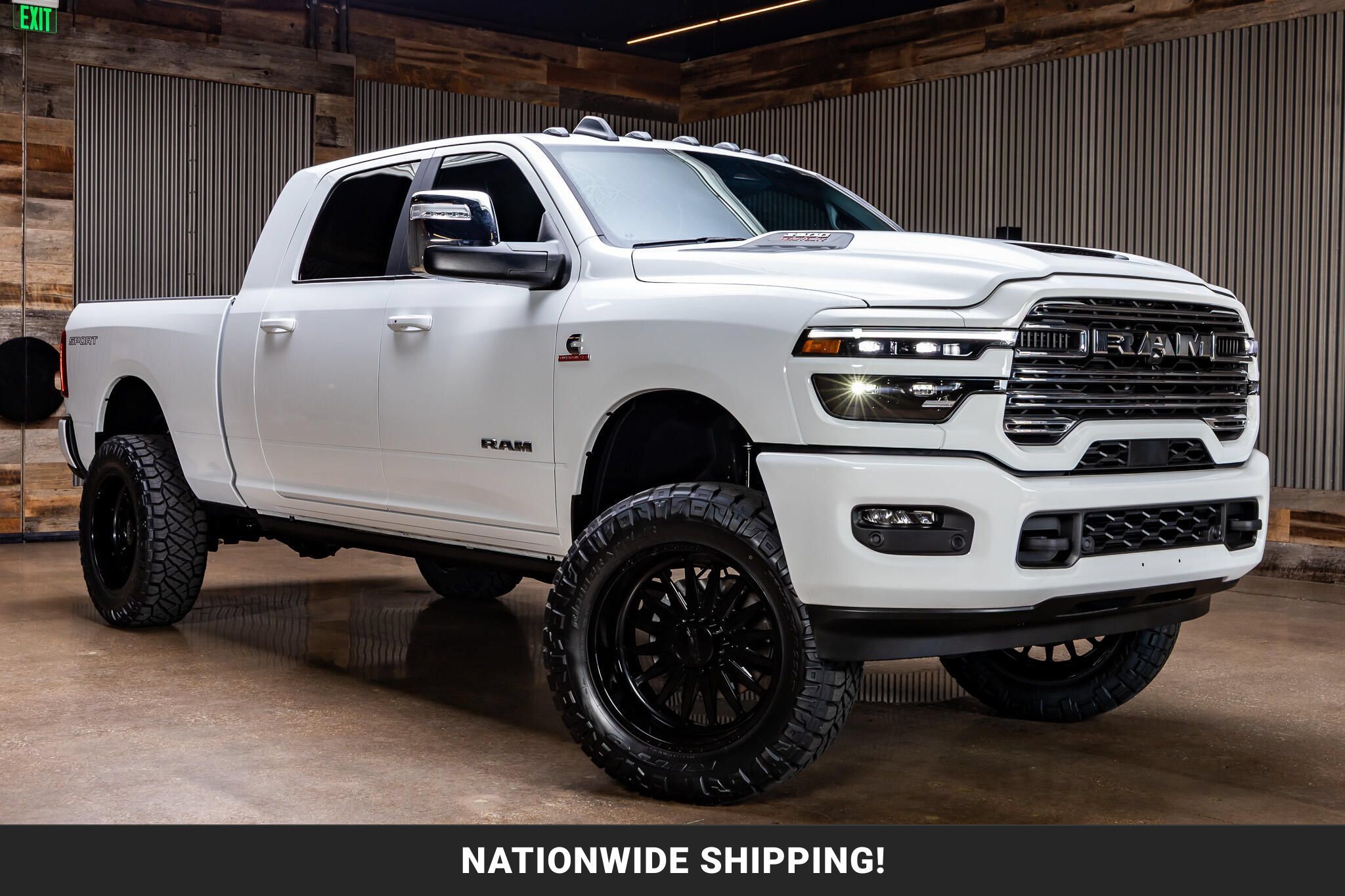 Used 2025 RAM 2500 Laramie AWD/4WD image 1