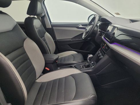Used 2022 Volkswagen Taos SEL w/ Panoramic Sunroof Package FWD image 21