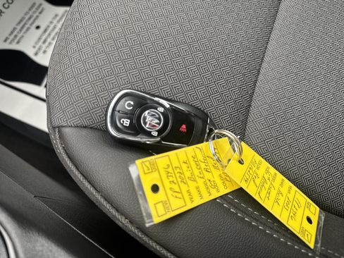Used 2023 Buick Encore GX Preferred w/ Cold Weather Comfort Package AWD/4WD image 28
