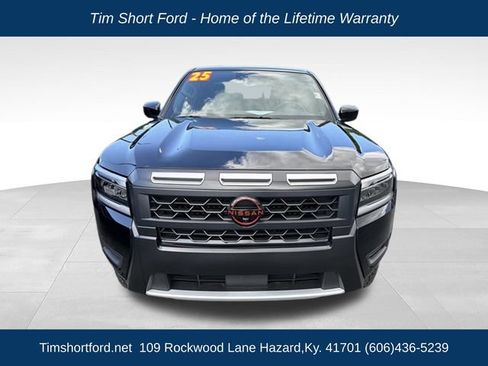 Used 2025 Nissan Frontier PRO-4X w/ Pro Convenience Package AWD/4WD image 3