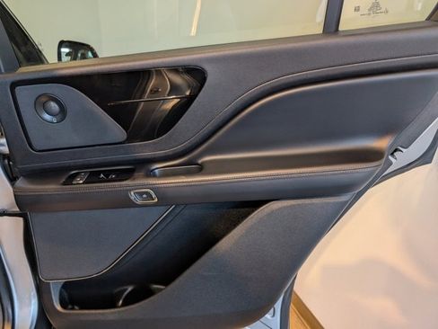 Used 2021 Lincoln Aviator Reserve w/ Elements Package Plus image 25