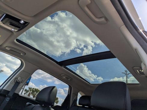 Used 2024 Kia Sorento SX image 21