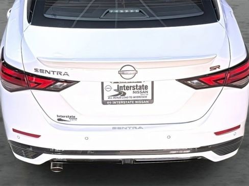 Used 2025 Nissan Sentra SR FWD image 11