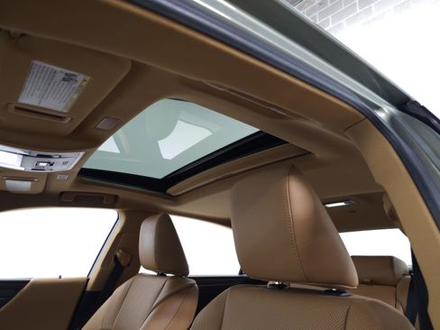 Used 2023 Lexus ES 350 w/ Premium Package image 15