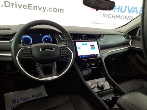 Used 2023 Jeep Grand Cherokee Limited AWD/4WD image 10