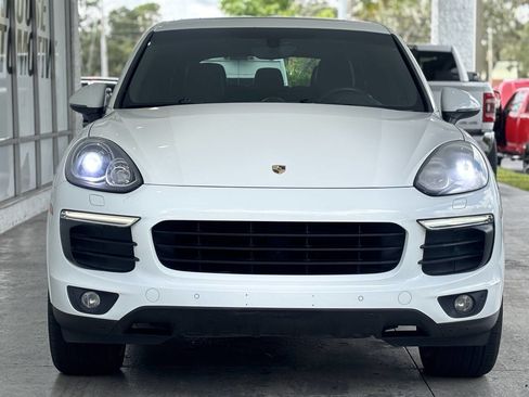 Used 2017 Porsche Cayenne Platinum Edition w/ Premium Package (PJV) image 12