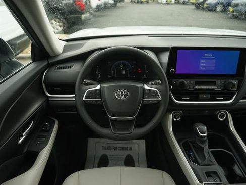 Used 2026 Toyota Grand Highlander FWD image 23