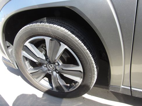 Used 2022 Lexus UX 250h w/ Luxury Package AWD/4WD image 5