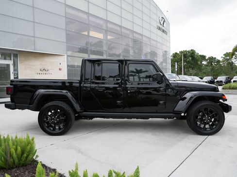 Used 2024 Jeep Gladiator Sport AWD/4WD image 26