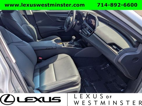 Certified 2025 Lexus ES 300h w/ Premium Package image 5