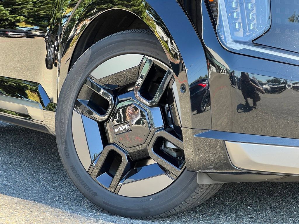 Certified 2024 Kia EV9 GT-Line AWD/4WD image 2