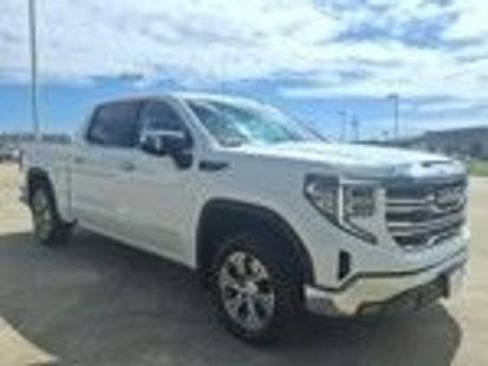 Used 2025 GMC Sierra 1500 SLT AWD/4WD image 3