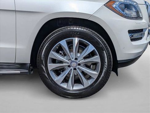Used 2014 Mercedes-Benz GL 450 4MATIC image 26