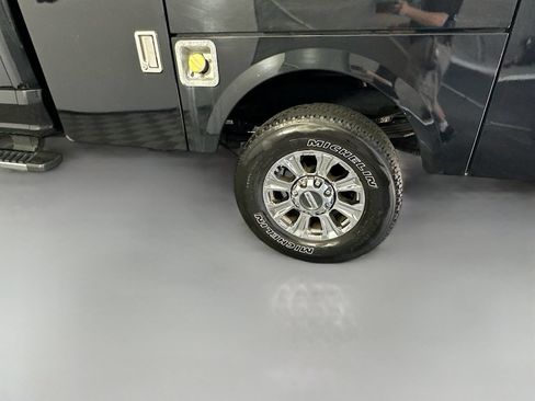 Used 2019 Ford F350 XLT w/ XLT Premium Package AWD/4WD image 27