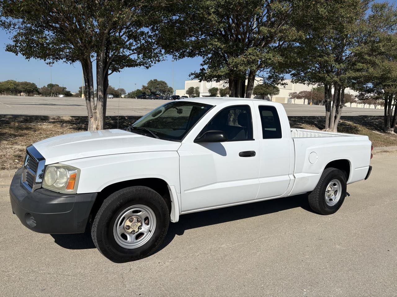 Used 2006 Dodge Dakota ST w/ Trailer Tow Group RWD image 7