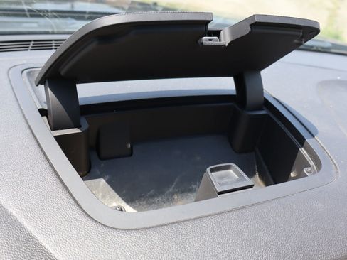 Used 2016 Chevrolet Traverse LT w/ Style and Technology Package image 21