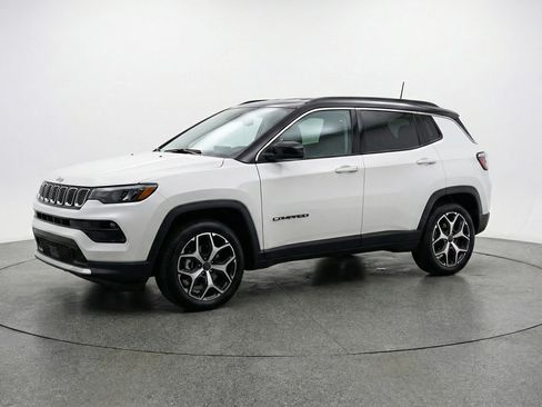 Used 2025 Jeep Compass Limited AWD/4WD image 3