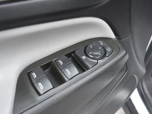Used 2024 Chevrolet Equinox LS FWD image 12