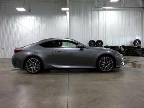 Used 2017 Lexus RC 200t image 2