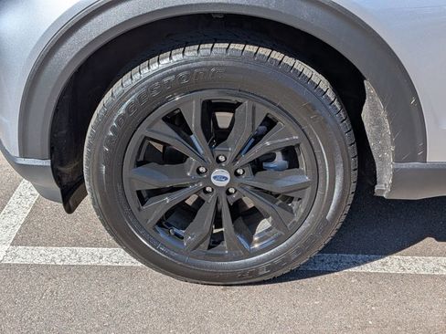 Used 2023 Ford Explorer Limited image 9