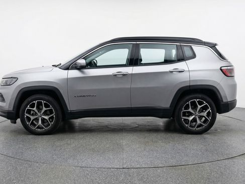 Used 2025 Jeep Compass Limited image 5