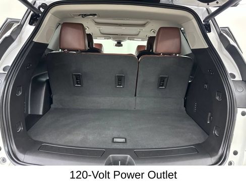 Used 2018 Buick Enclave Avenir w/ Avenir Technology Package AWD/4WD image 32