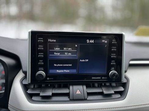 Used 2020 Toyota RAV4 XLE image 11