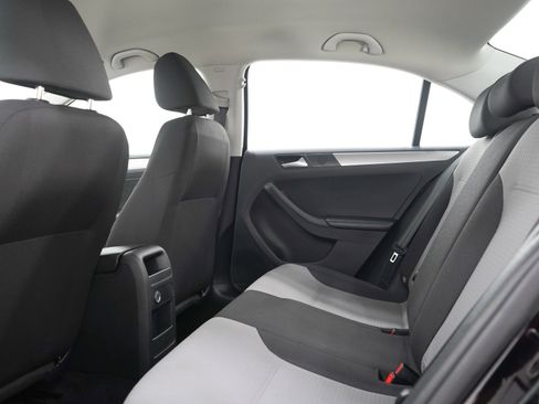 Used 2017 Volkswagen Jetta S w/ Jetta S Cold Weather Package FWD image 18