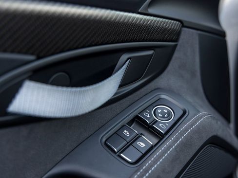 Certified 2025 Porsche 718 Cayman GT4 RS RWD image 32