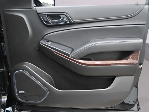 Used 2019 GMC Yukon SLT w/ Graphite Performance Edition image 23