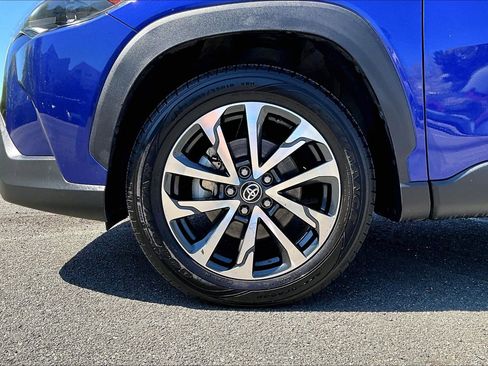 Used 2024 Toyota Corolla Cross XLE image 9