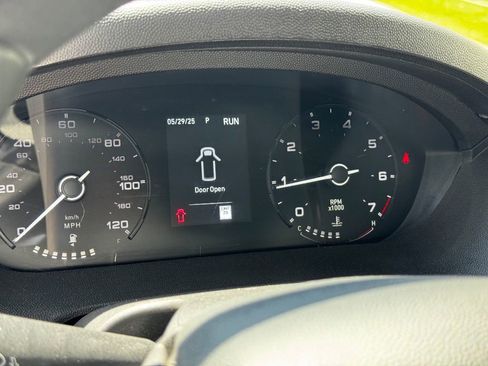 Used 2025 RAM ProMaster 2500 w/ Convenience Group image 15