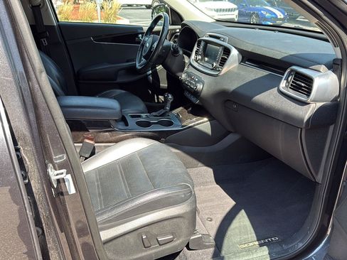 Used 2018 Kia Sorento EX AWD/4WD image 11