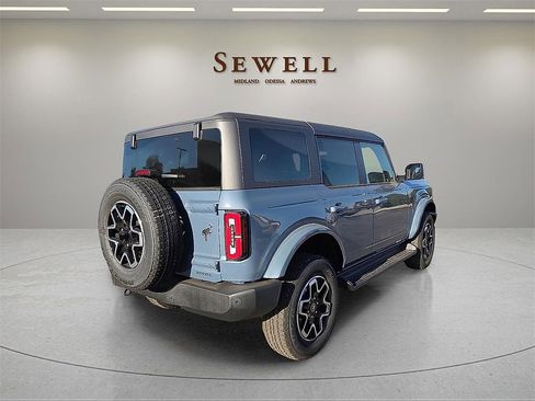 New 2025 Ford Bronco Outer Banks image 4