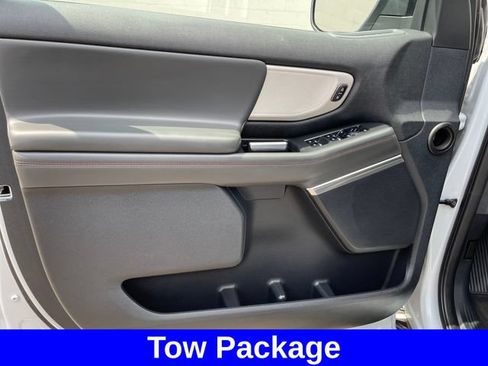 Used 2025 Ford Expedition Active AWD/4WD image 10