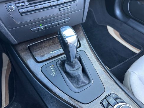 Used 2013 BMW 328i Convertible image 23