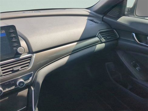 Used 2018 Honda Accord Sport image 17
