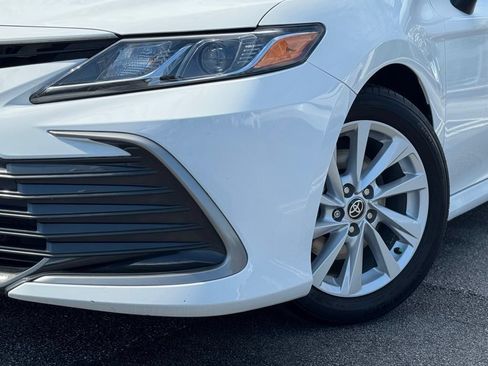 Used 2024 Toyota Camry LE w/ Convenience Package FWD image 5
