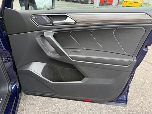 Used 2022 Volkswagen Tiguan SEL R-Line image 22