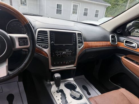 Used 2011 Jeep Grand Cherokee Overland AWD/4WD image 13