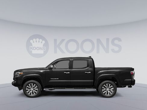 Used 2023 Toyota Tacoma Limited w/ Nightshade Package AWD/4WD image 4