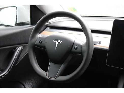 Used 2021 Tesla Model Y Long Range AWD/4WD image 15