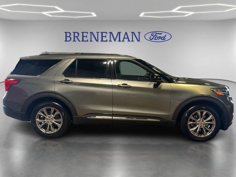 Certified 2022 Ford Explorer Limited RWD image 5