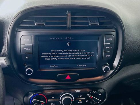 Used 2023 Kia Soul LX image 14