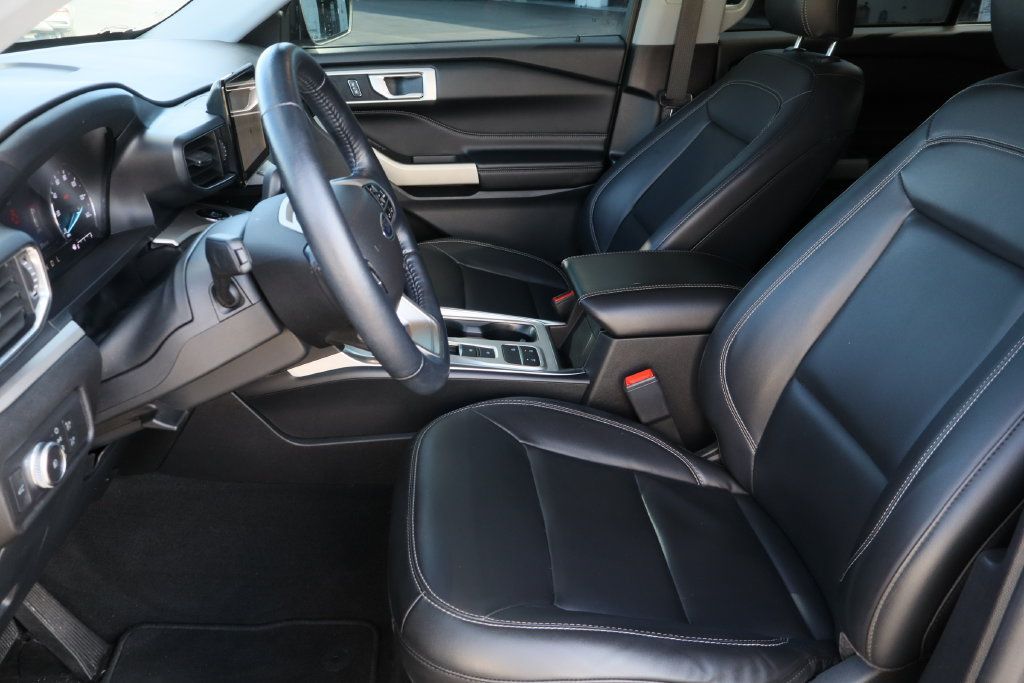 Used 2022 Ford Explorer XLT w/ Equipment Group 202A RWD image 21