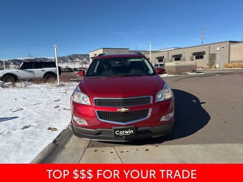 Used 2012 Chevrolet Traverse LT image 2
