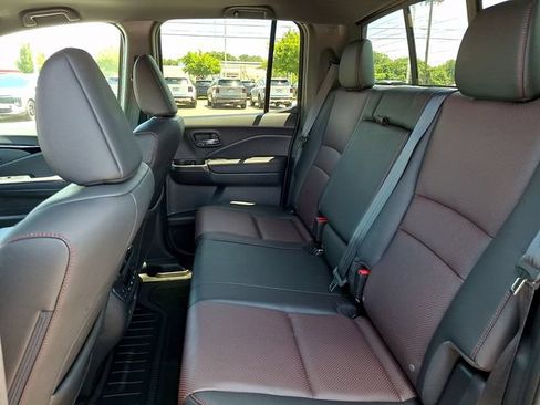 Used 2025 Honda Ridgeline Black Edition image 10